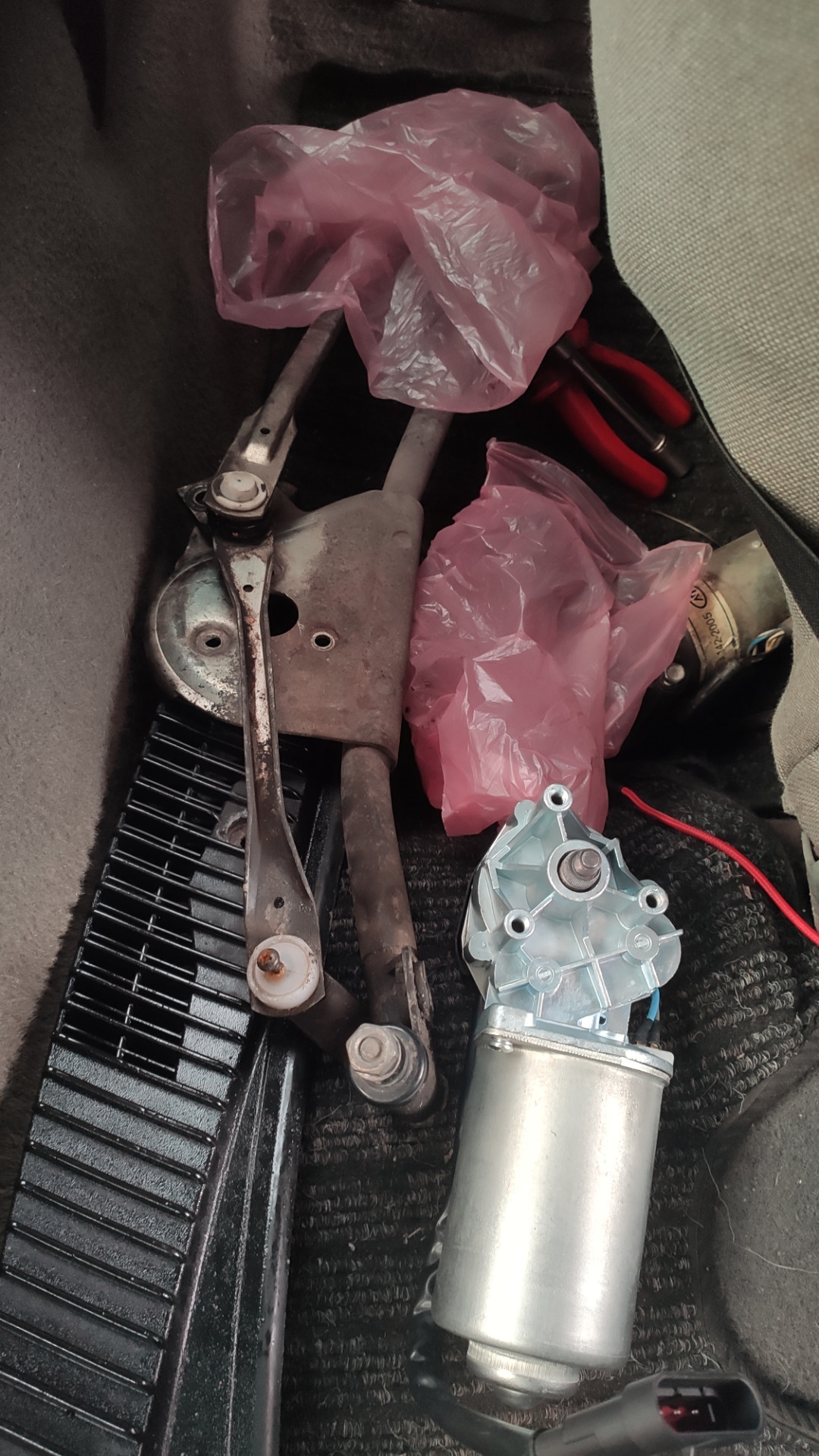 Конец мотору стеклоочистителя — LADA Калина седан, 1,6 л., 2006 года ...