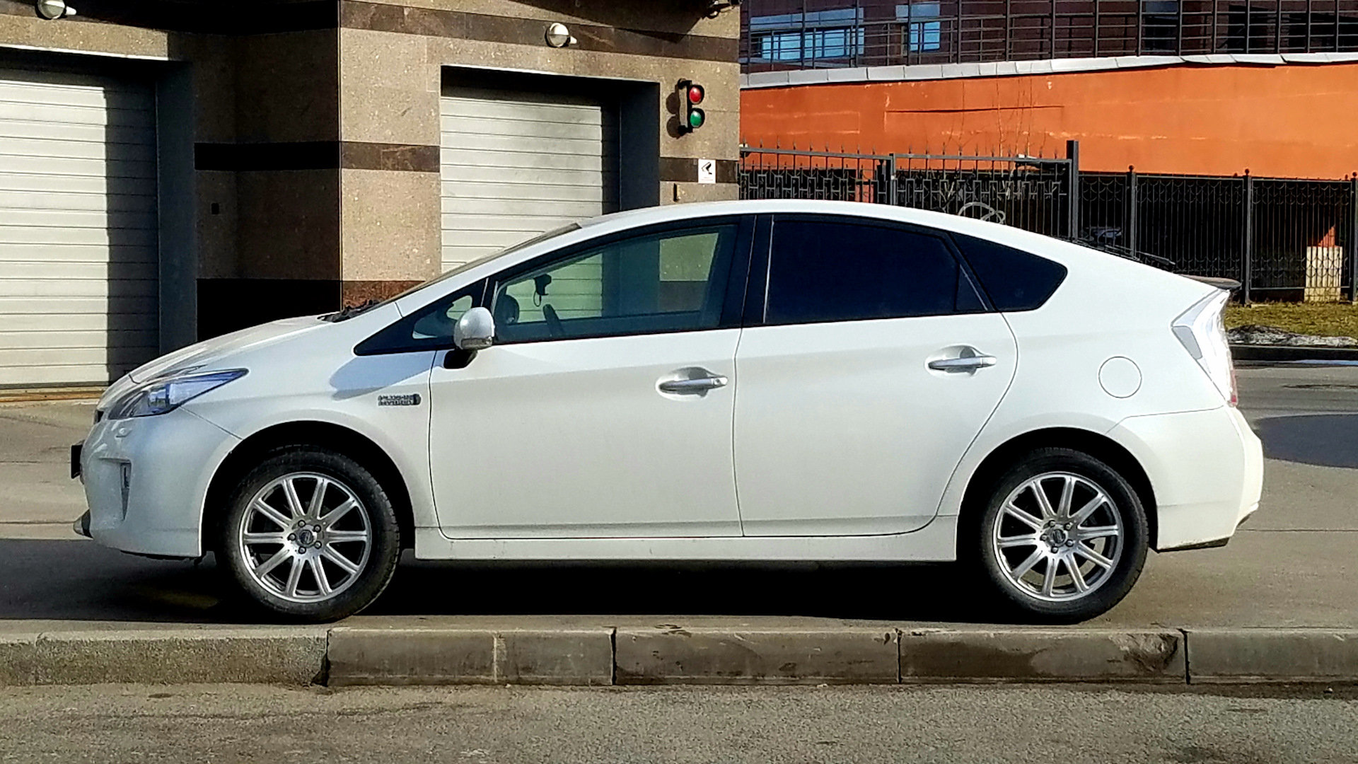 Toyota Prius Plug-in Hybrid (1G) 1.8 гибридный (Plug-in) 2013 | #кабачок на  DRIVE2