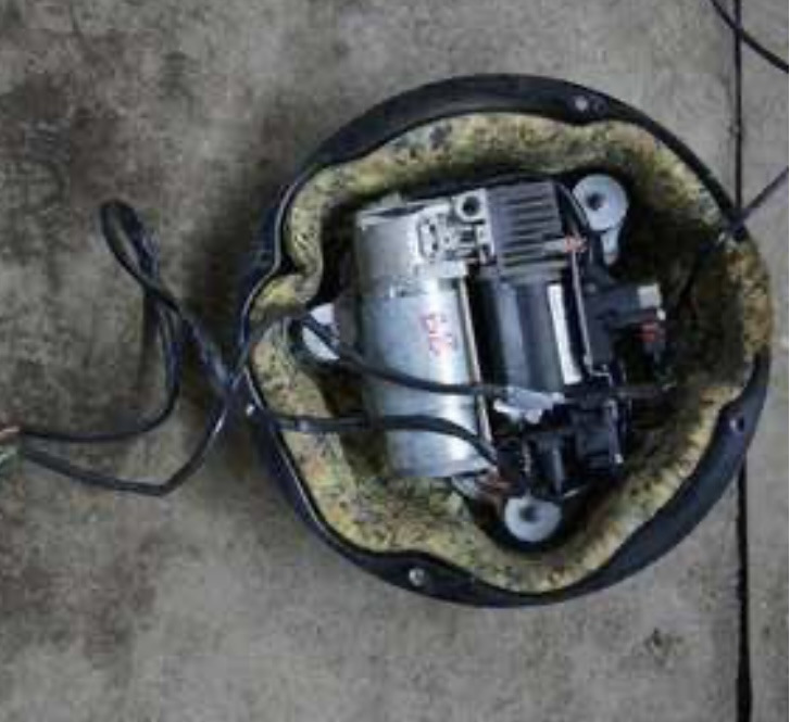 Компрессор полной пневмоподвески на BMW X5 (E53). Б/у | 10 000 ₽ в ...