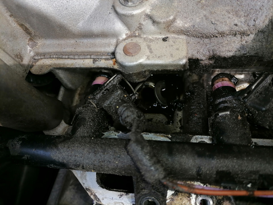 Устранена течь масла из под заглушки в клапанной крышке — Renault ...