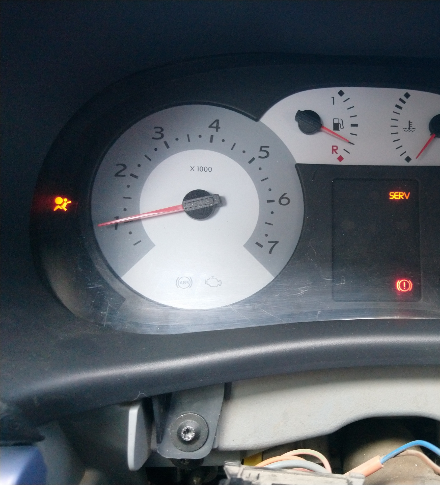 Рено симбол. Горит подушка безопасности рено логан 1. Контрольная лампа подушки безопасности рено логан 1. Значок подушки безопасности рено логан. Логан горит лампочка подушки.