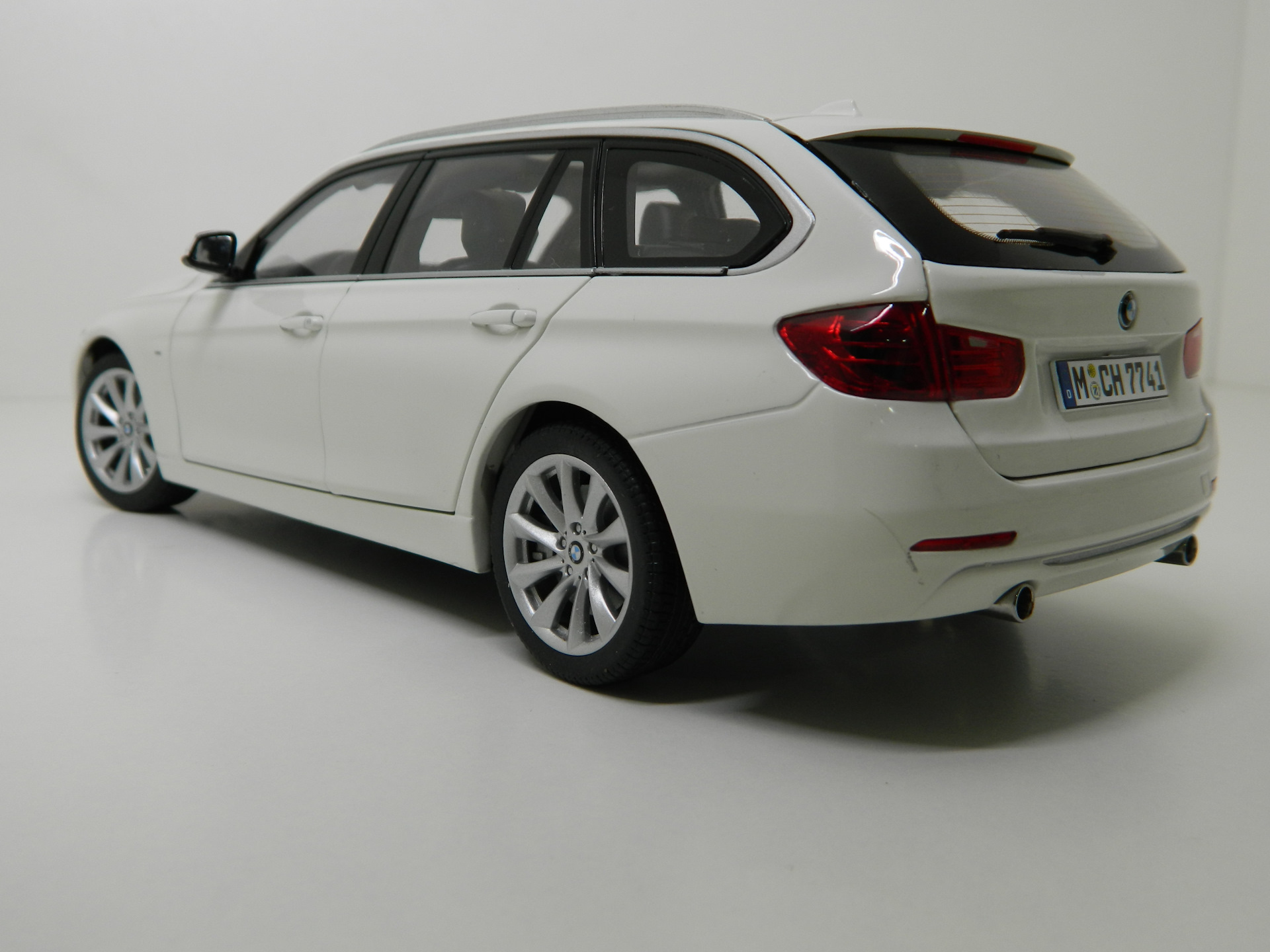 E4mc 1 18 1. E4mc 1 18 1. Bmw 2002 price. Plymouth fury christine. 18 autoworld.