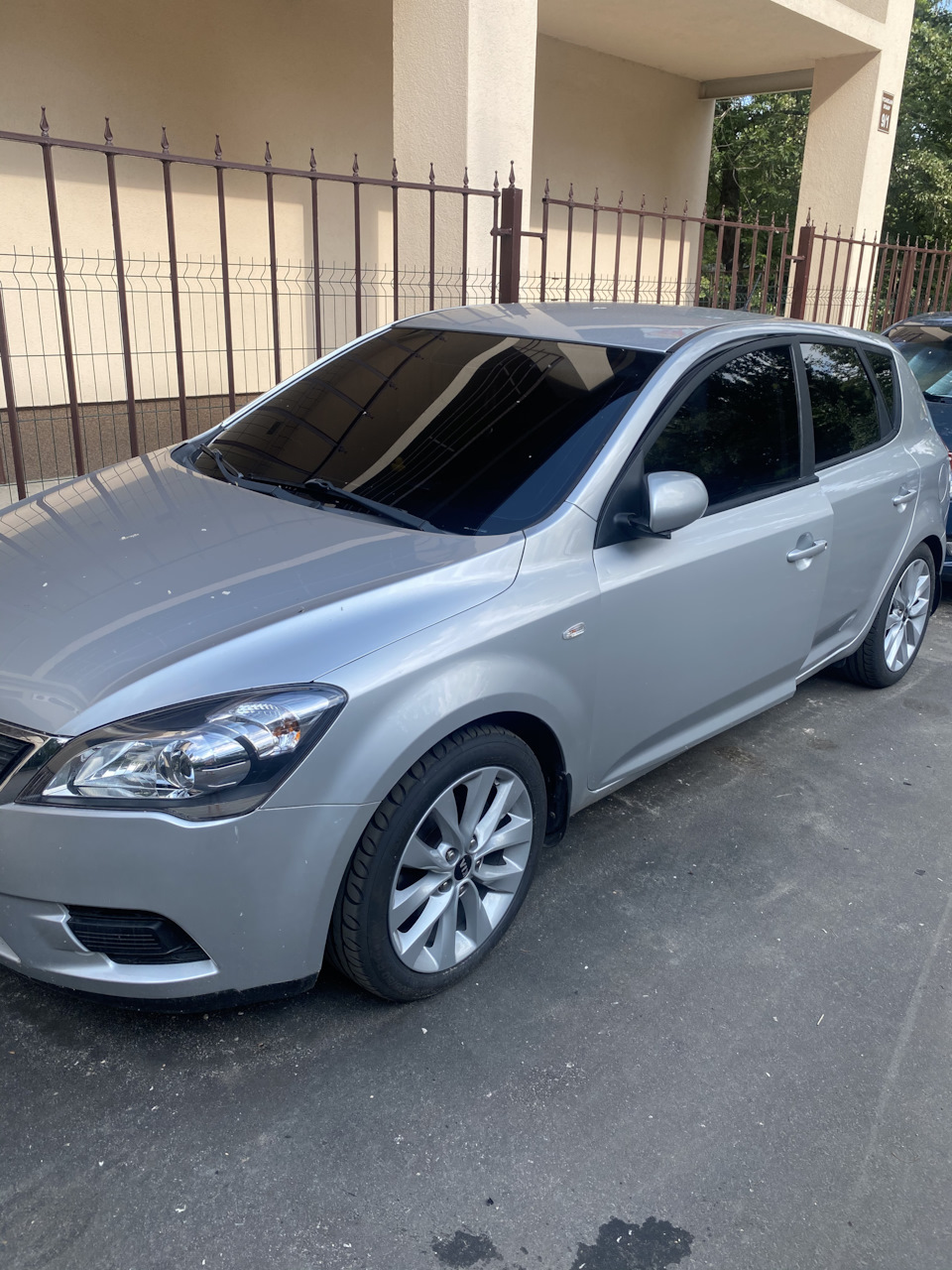 Тонировка KIA Ceed — KIA Ceed (1G), 1,4 л, 2010 года | другое | DRIVE2