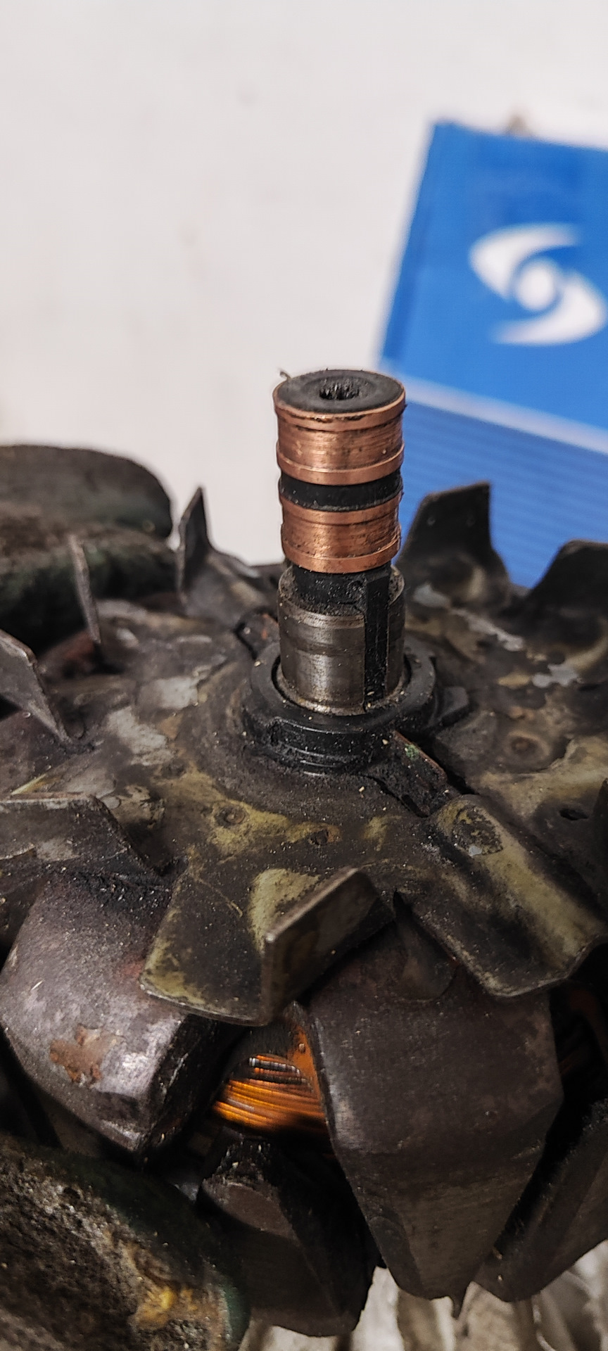 25. Замена подшипников в генераторе — Mercedes-Benz CLS (W219), 3 л ...