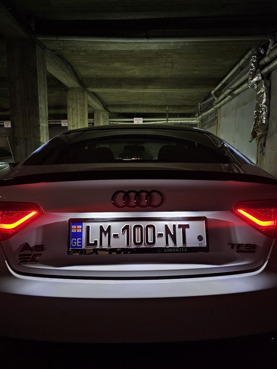 Фото в бортжурнале Audi A5 Sportback (1G). Запчасти на фото: LM100