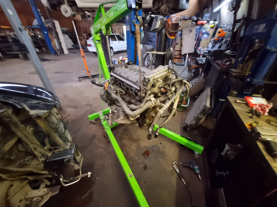 Висит на гусе — Volkswagen Touareg (1G)