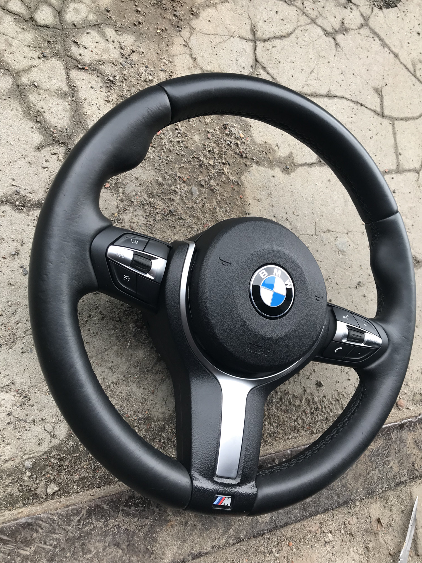 Руль bmw. Руль BMW f10. M руль BMW f10. Руль BMW f10 Рестайлинг. BMW F руль.