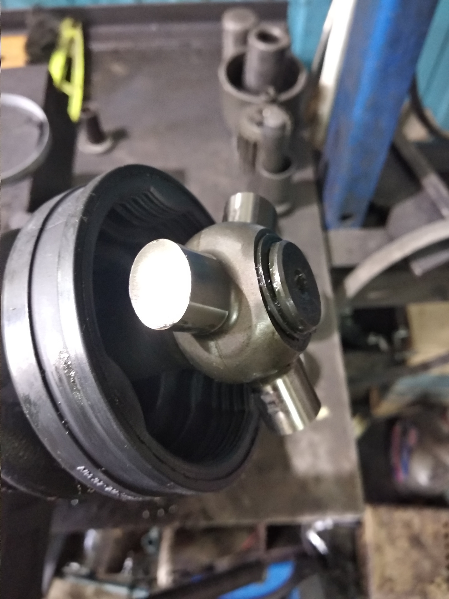 Замена пыльников внутреннего ШРУСА (трипоида), переднего привода ...