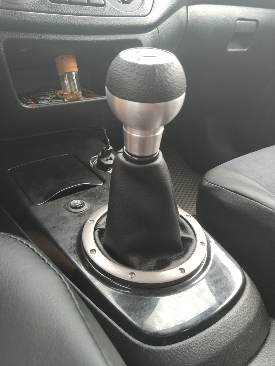 Как разобрать ручку кпп мицубиси кольт 6 Замена ручки КПП Mitsubishi Carisma, 1,6 л, 2003 года запчасти DRIVE2
