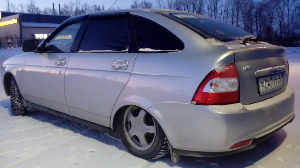 На посадке))) — Lada Приора хэтчбек, 1,6 л, 2011 года | просто так | DRIVE2