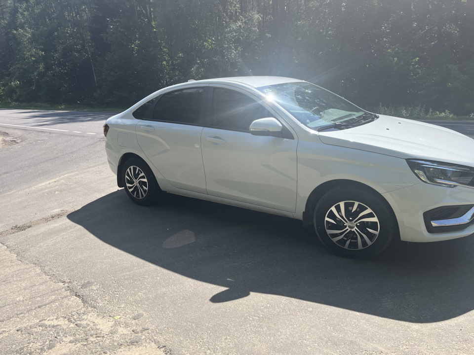Пререобулся. 18-ки на месте. - Lada Vesta, 1,6 л, 2017 года колёсные диски DRIVE