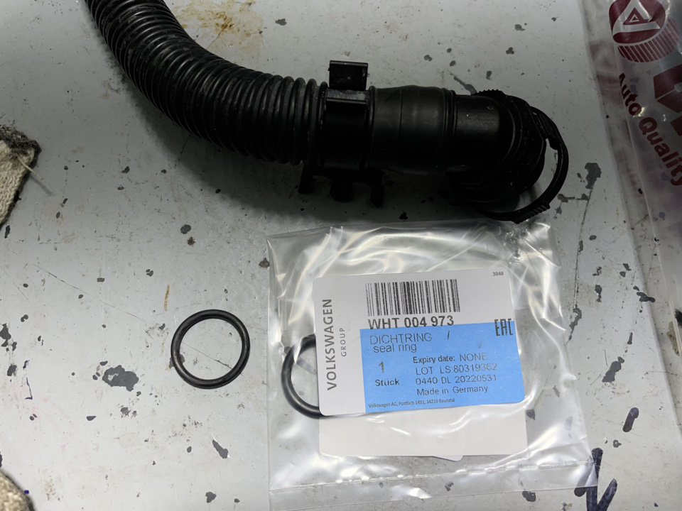 49. Давление картерных газов clja / Клапанная крышка — Volkswagen ...