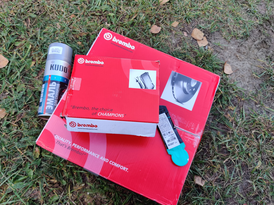 Суппорт со скобой буду красить. Так же как и сзади в серебристый цвет. — Volkswagen Passat B7