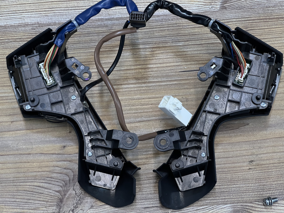 Кнопки мультируль Toyota Crown 210 на Toyota Crown (S210), Toyota Crown ...