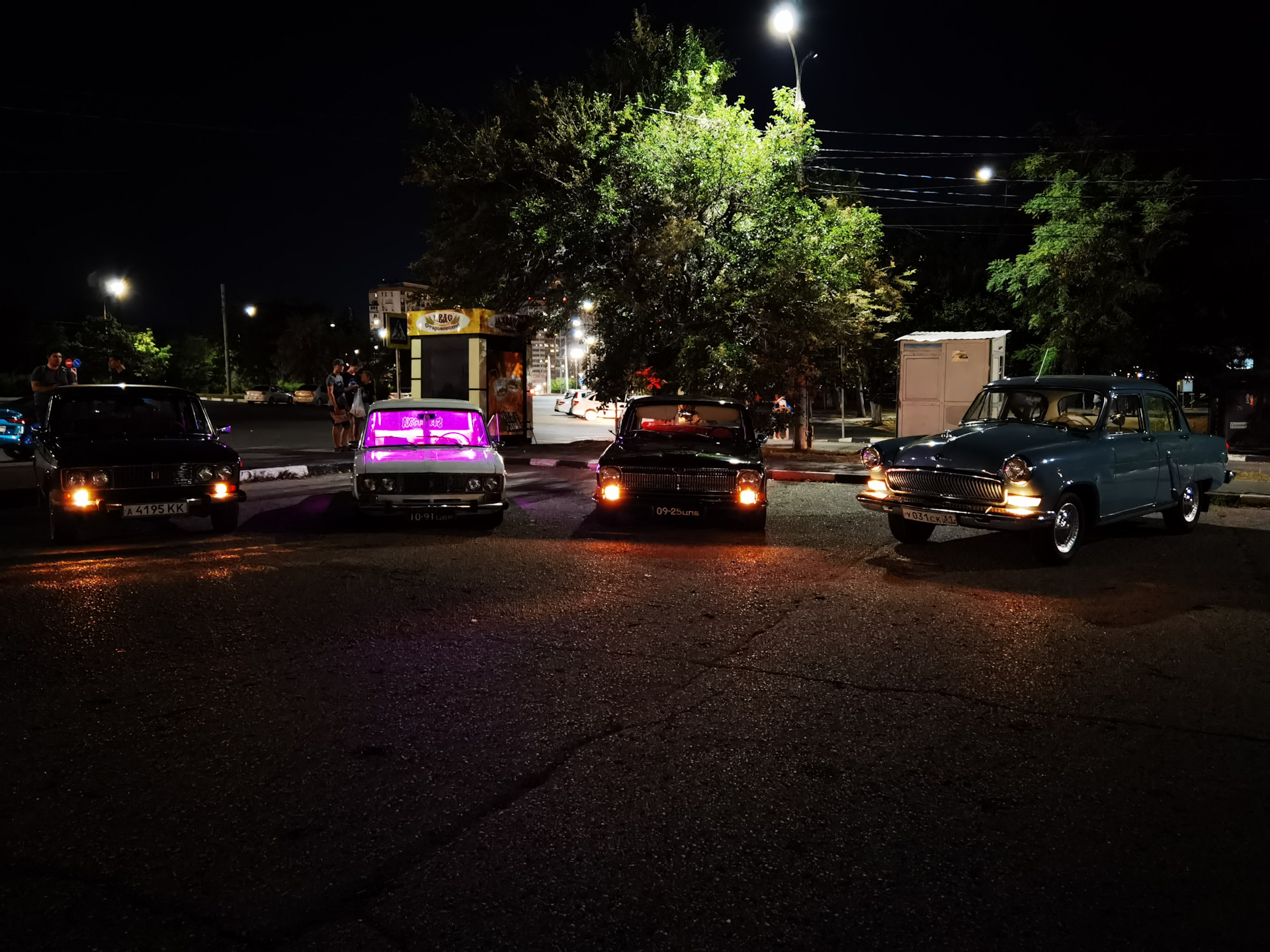 Вечерняя прогулка — ГАЗ 2404, 2,5 л, 1973 года | фотография | DRIVE2