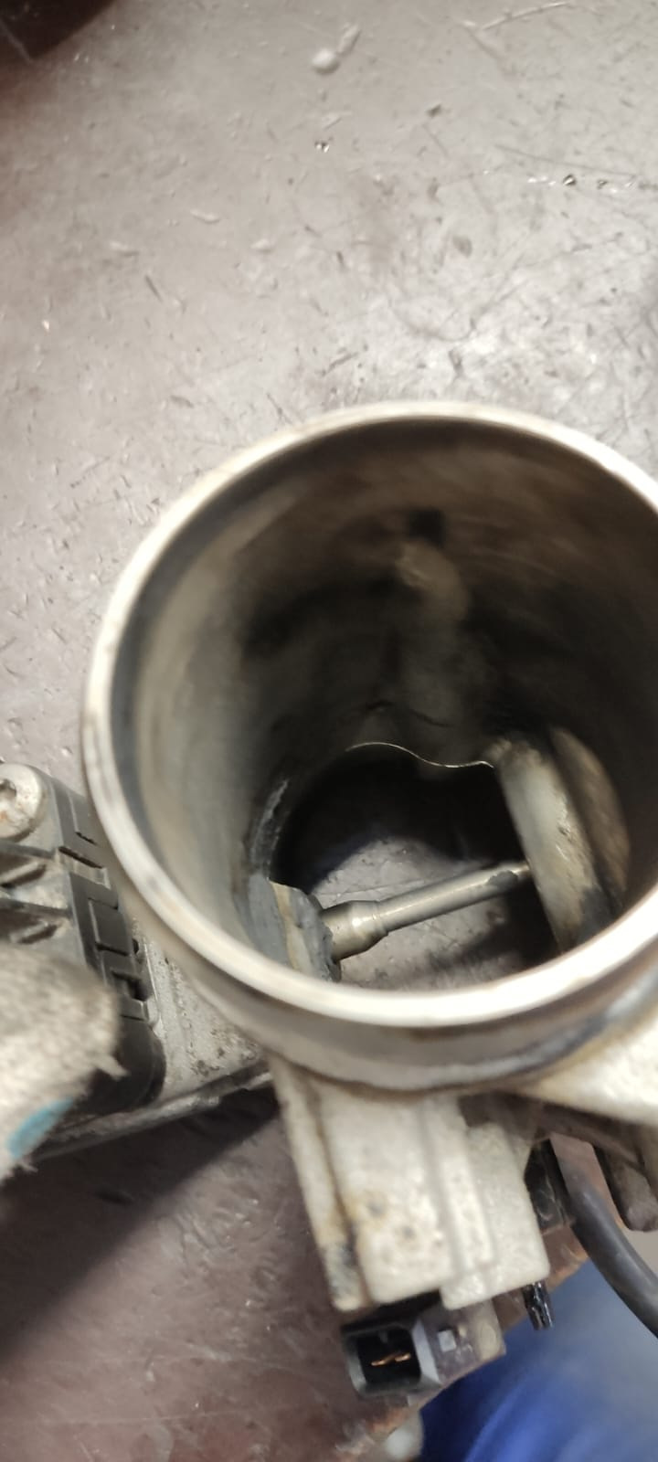 Чистка клапана EGR, чистка дроссельной заслонки — Volvo V60 Cross ...