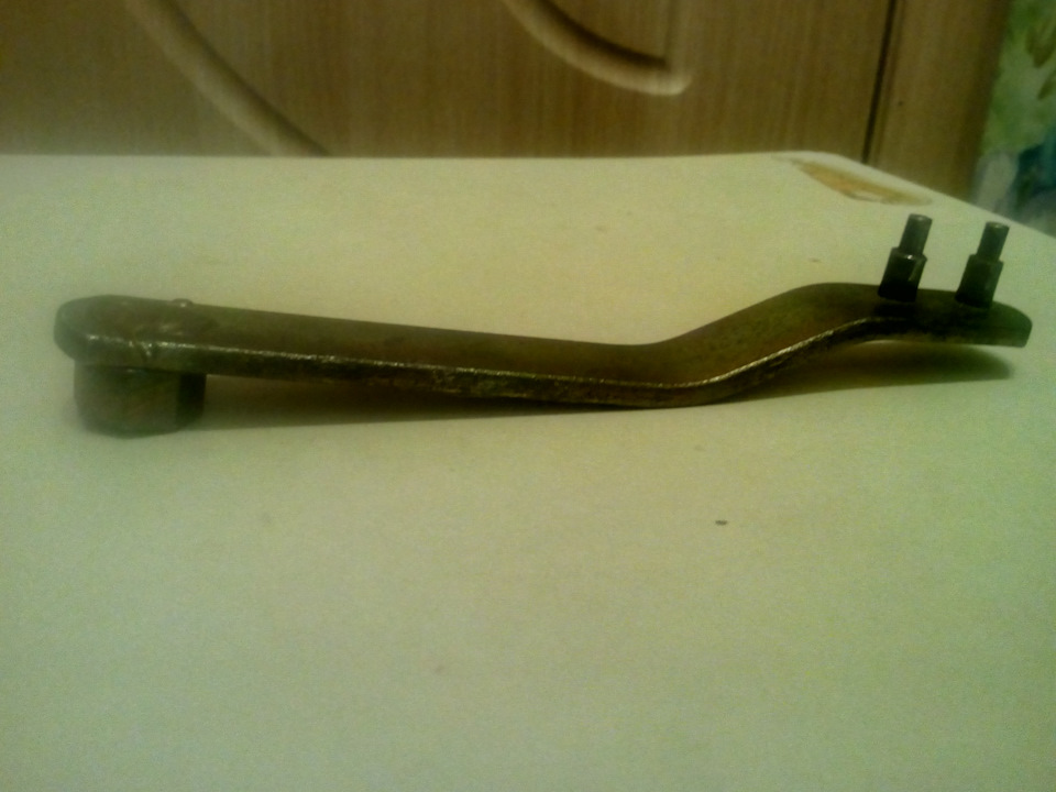 Ключ регулировки натяжения ремня ГРМ на Lada Гранта (1G), Lada Калина ...