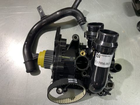 Motor Kühlmittel Wasserpumpe Thermostat für Cc Golf - A3 A4 A5 A6 Q3 Q5  1.8t 2.0t 06h121026