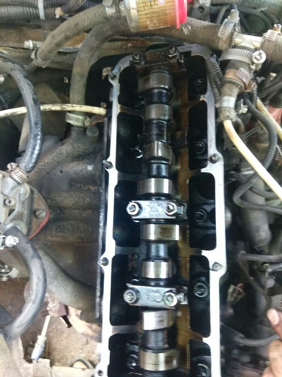 Решил заменить прокладку под клапанной крышкой а там — DRIVE2