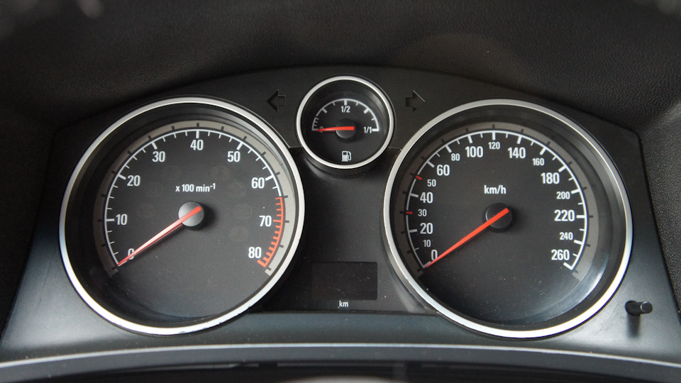 #53 Полировка панели приборов — Opel Zafira B, 1,8 л, 2006 года ...