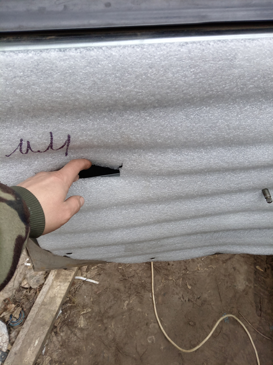 И сделав отверстия для закрывания изнутри — Lada 2120 Надежда