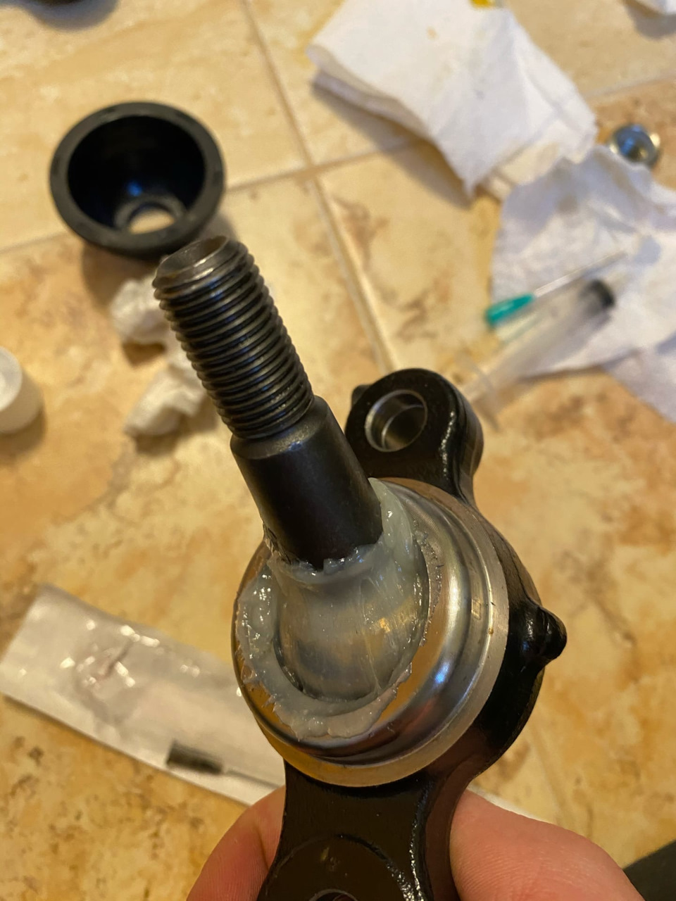 Нижние шаровые опоры от Toyota Mark 2 110 (как снять пыльник с CTR ...