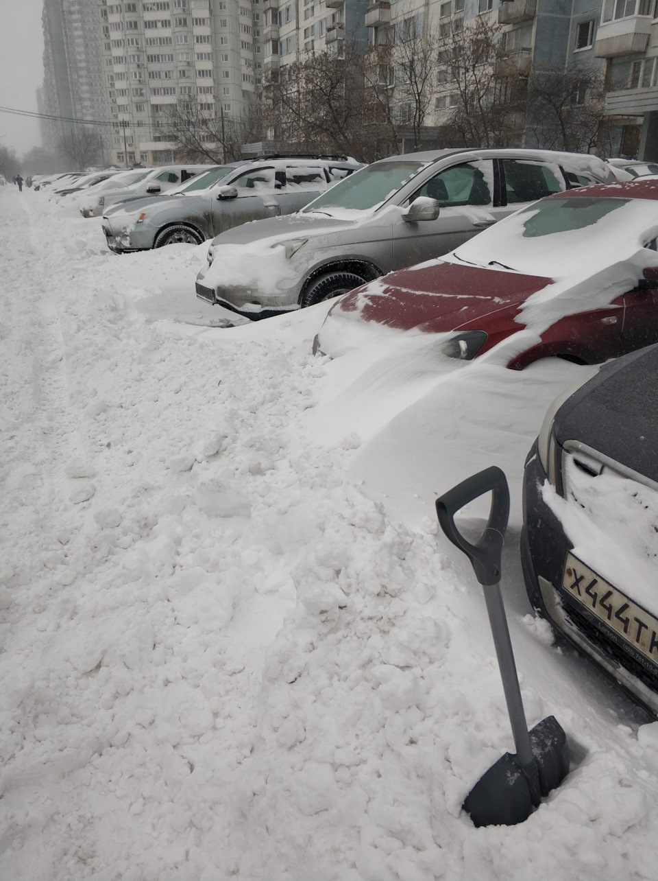 Снег. Москва. — Volkswagen Polo Sedan, 1,6 л, 2011 года | фотография ...