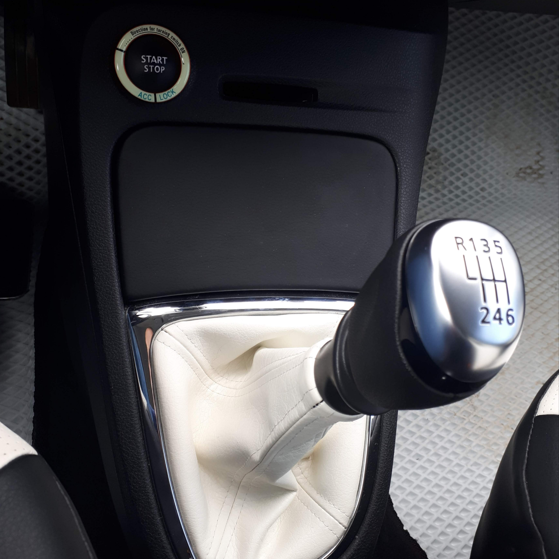 Как снять ручку кпп на рено каптур Крышка торпеды и держатель телефона - Renault Kaptur (2016), 2 л, 2018 года свои