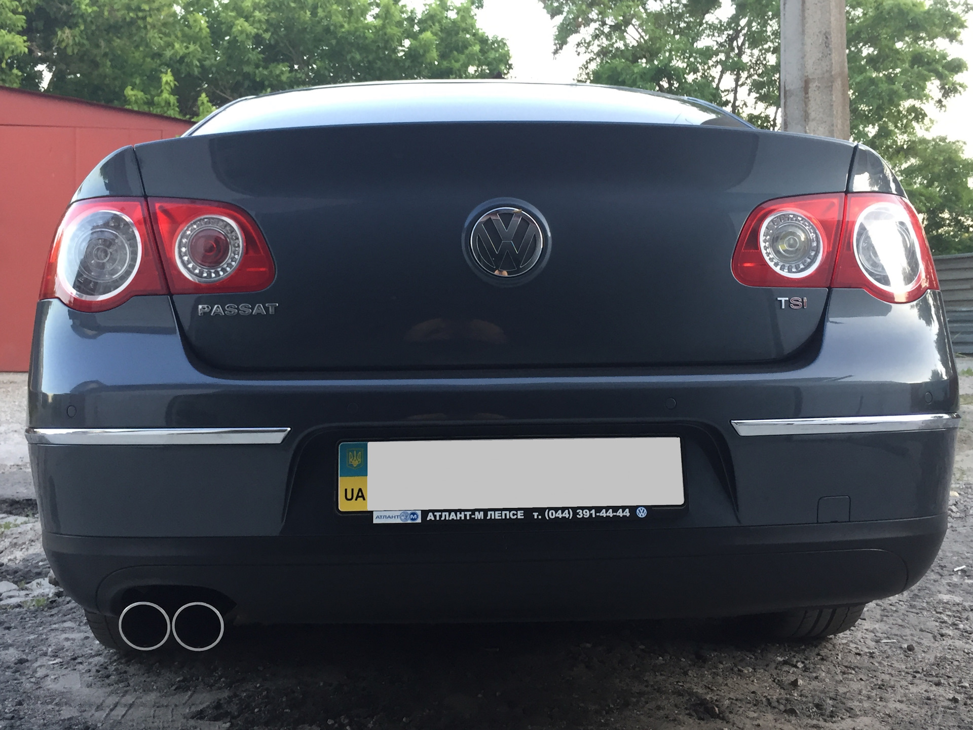 Выхлопная труба б6. VW Passat b6 двойной выхлоп. Насадка на глушитель Пассат б6. Насадка на глушитель Пассат б6 2.0 FSI. Пассат б6 универсал с двойным выхлопом.