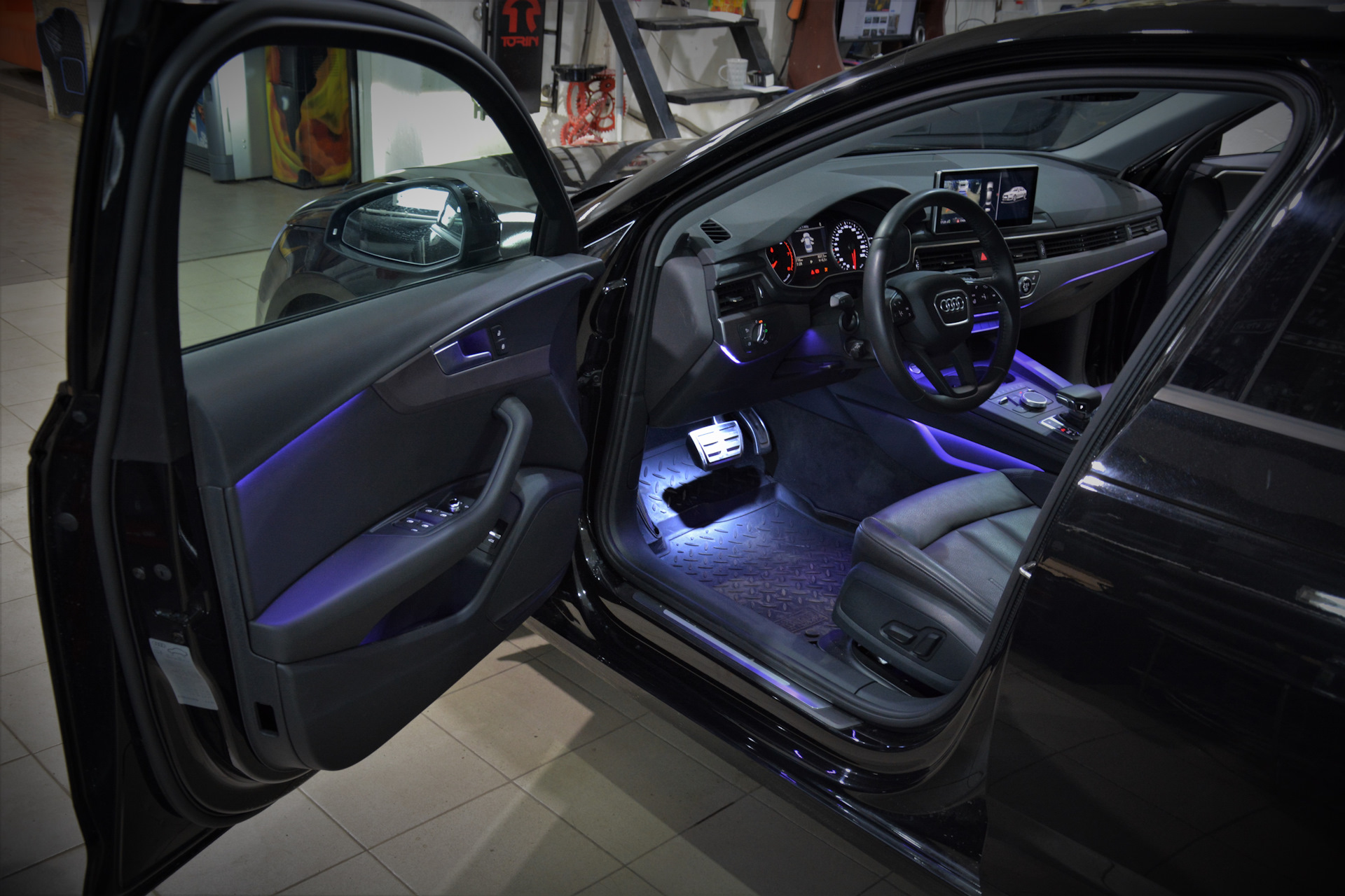 Подсветка салона Ambient Light Audi a6