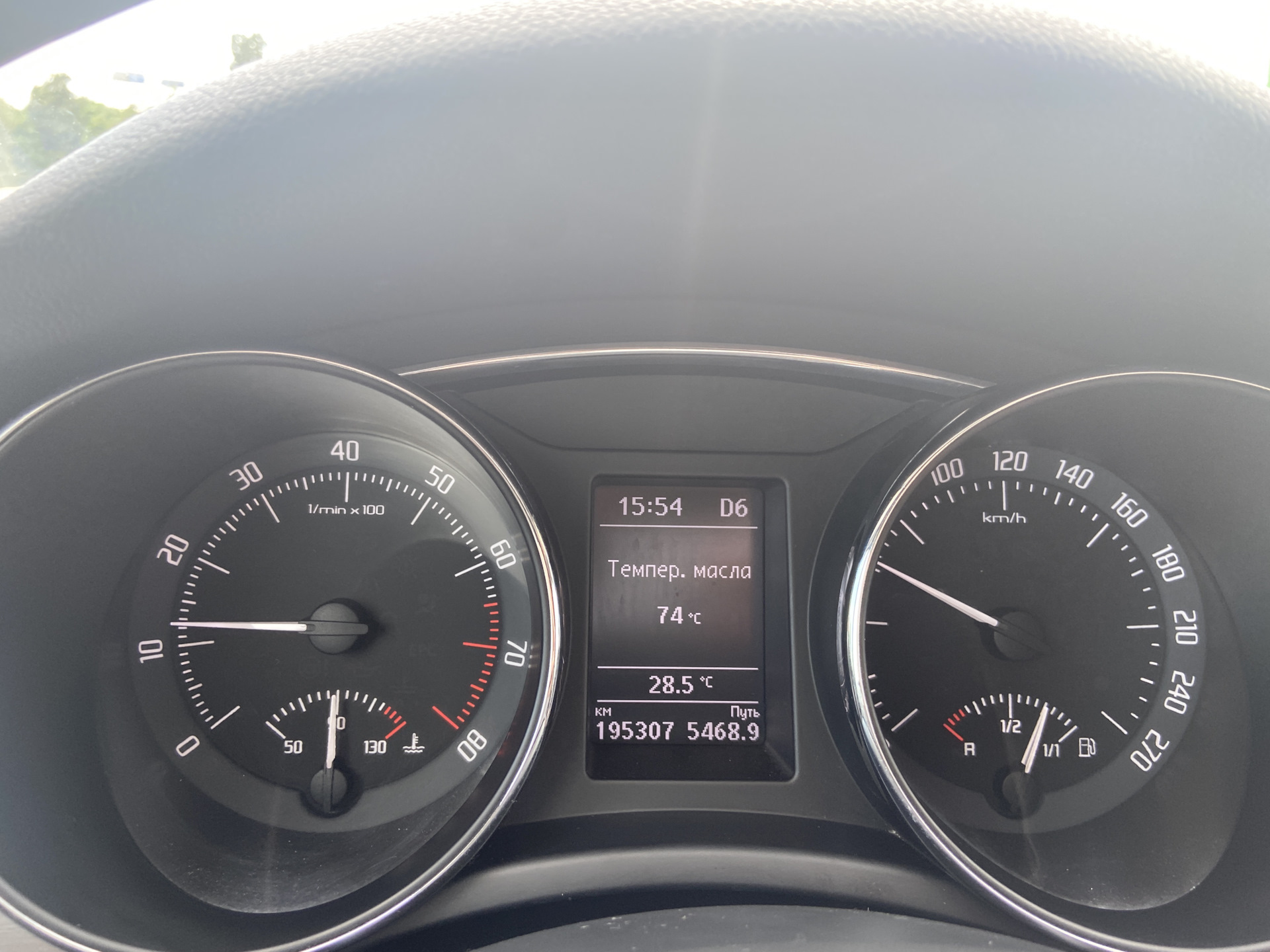 Полировка пластика приборной панели — Skoda Superb Mk2, 1,8 л, 2013 ...