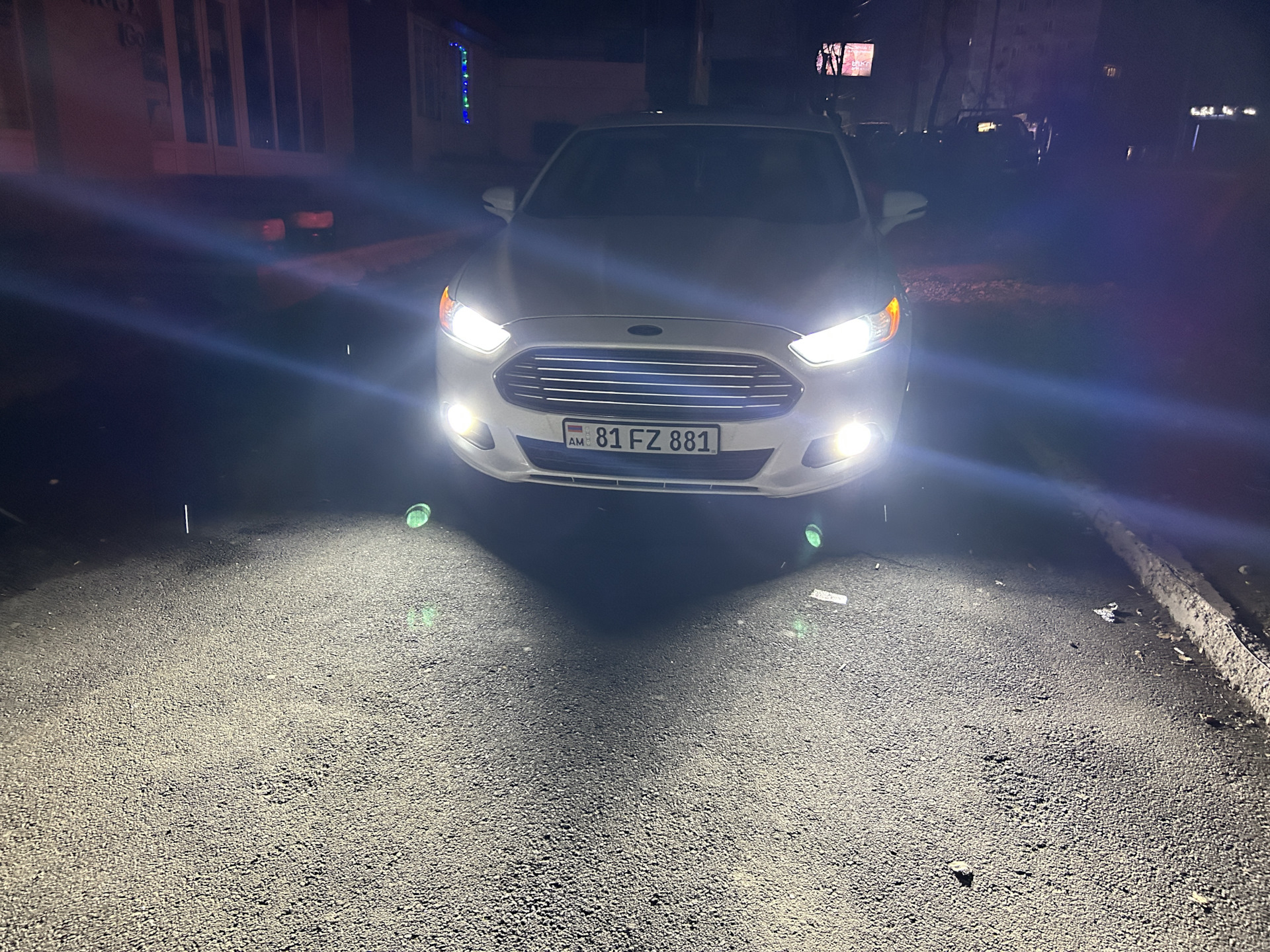 Замена led лампы ближнего света — Ford Fusion (2G), 2 л, 2015 года ...