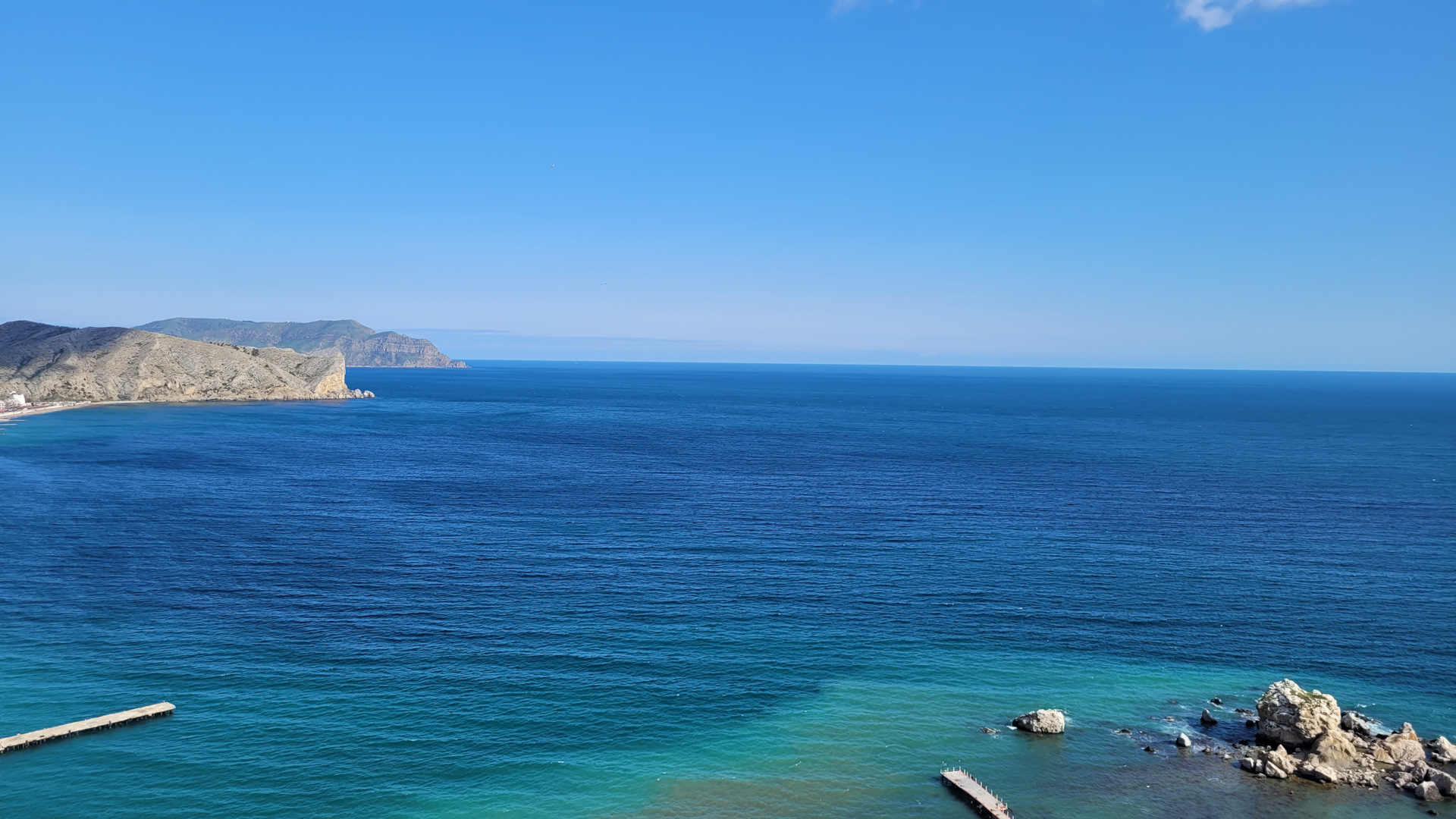 Какое сейчас море в крыму. Черное море Крым. Крымское море. Ионическое море фото. За 3 моря.