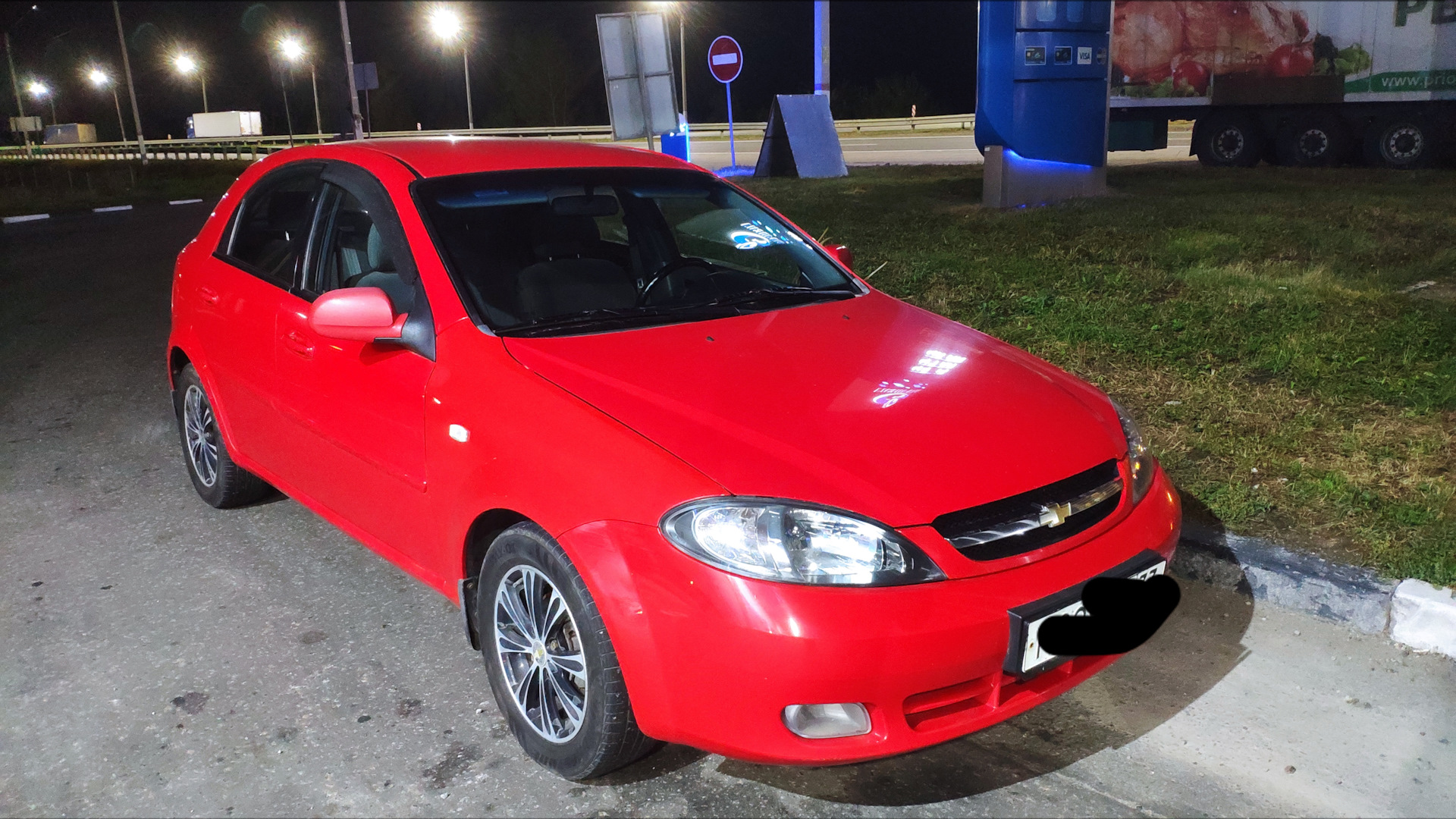 Chevrolet Lacetti Red