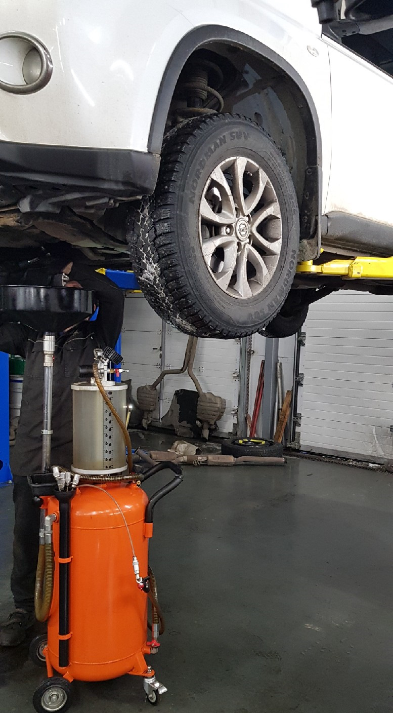 Плановые работы + спускает колесо… — Nissan X-Trail II (t31), 2 л, 2011 ...