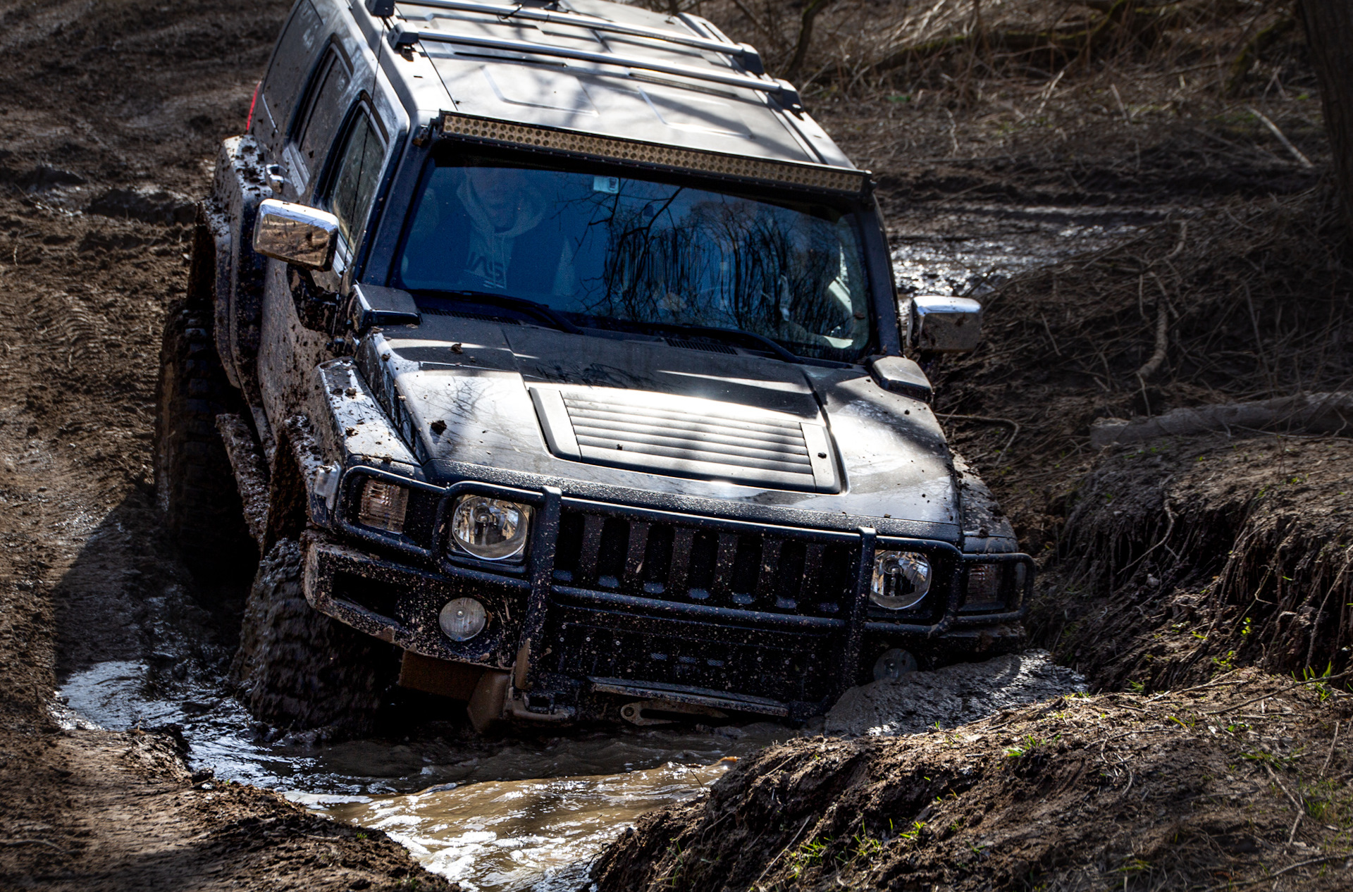 Покатушки 2023 видео бездорожье. Jeep Custom drive2. Внедорожники по бездорожью. Внедорожники по грязи. Внедорожные покатушки.