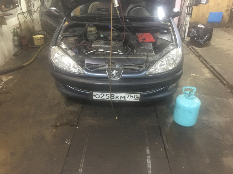 Заменил разбитую фару и Лёва приобразился. — Peugeot 206, 1,4 л., 2005 ...