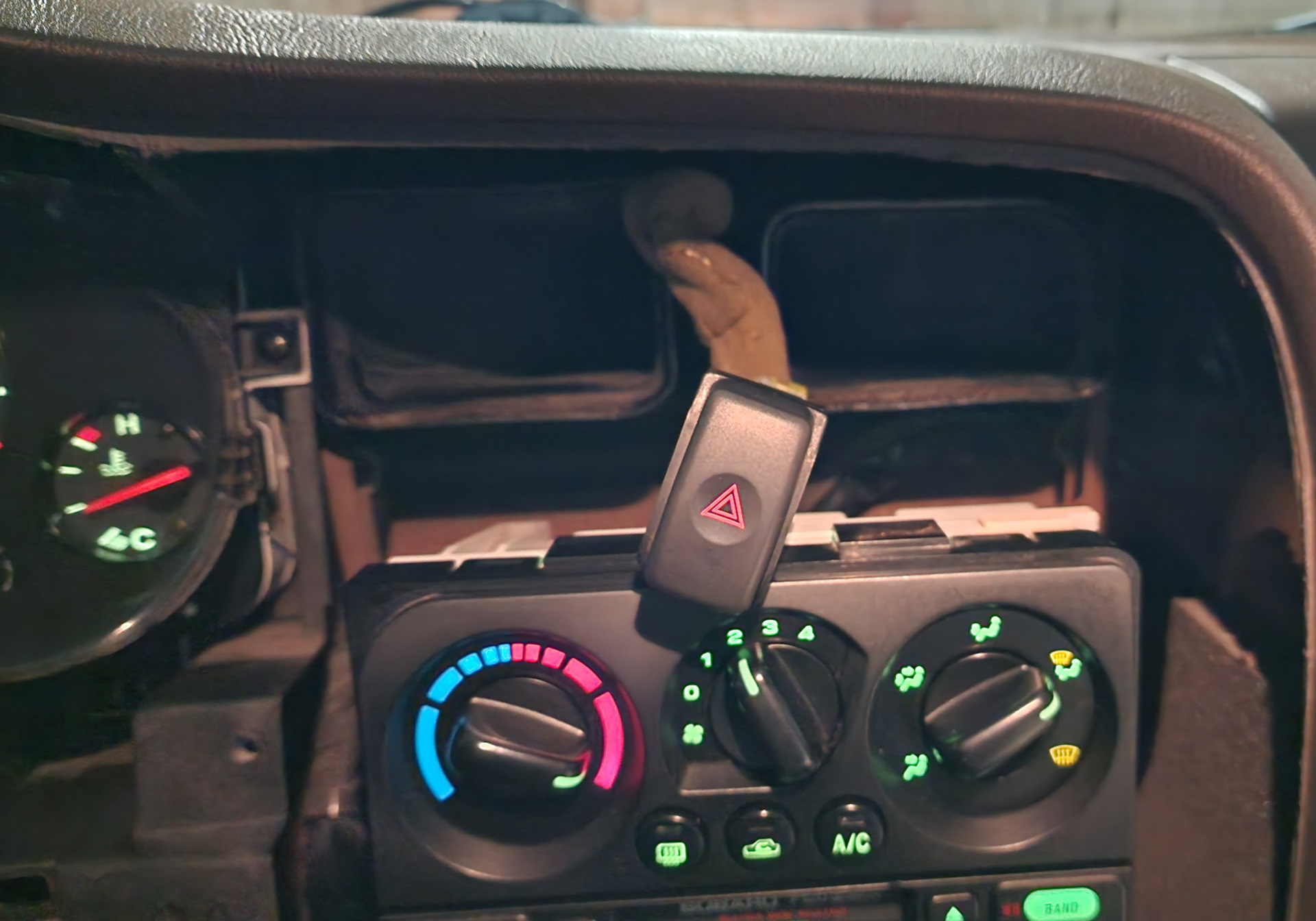 Лампы кнопок, приборки и пр. — Subaru Outback (BH), 2,5 л, 2000 года ...