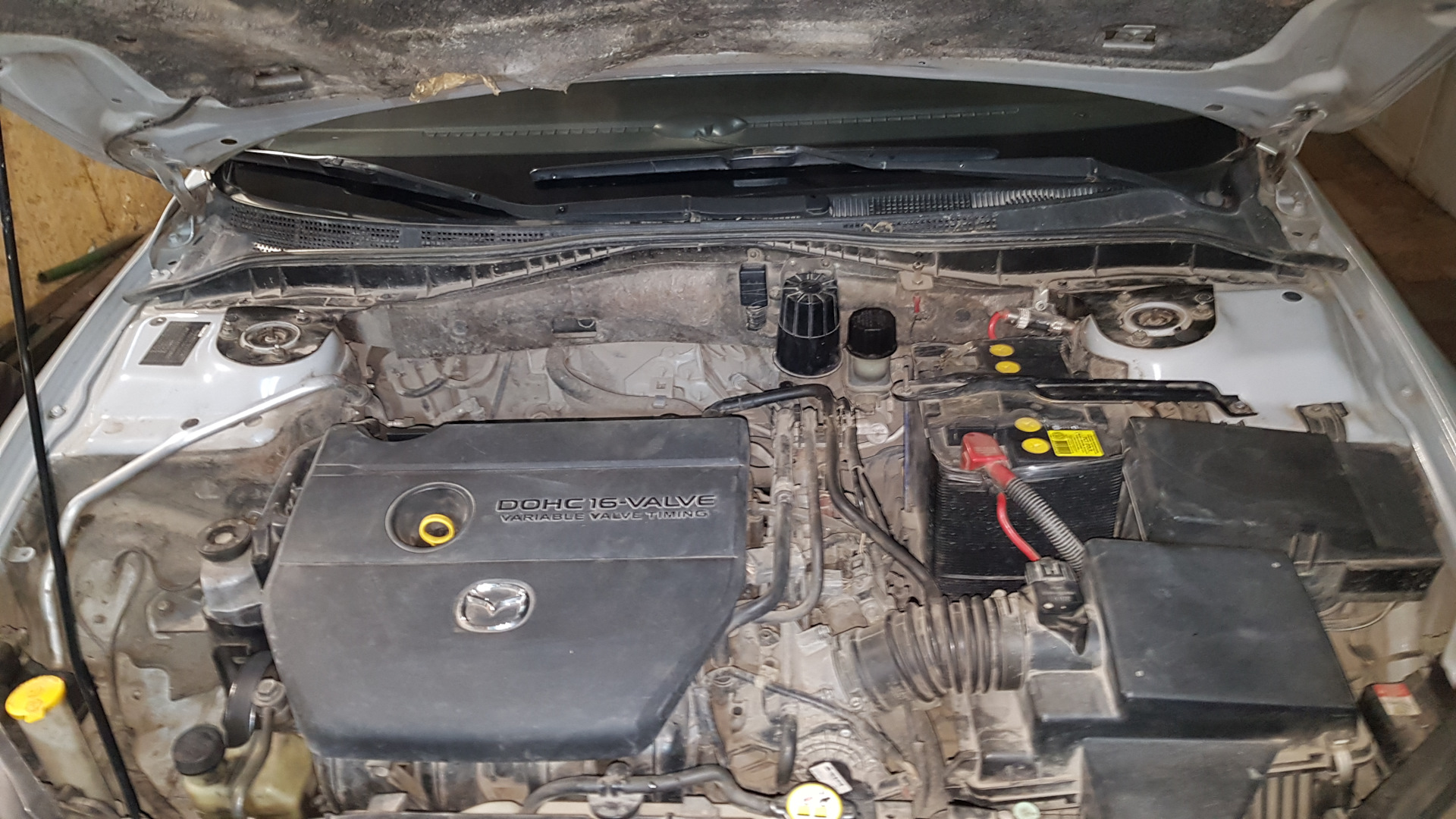 Замена крышки бачка тормозного цилиндра — Mazda 6 (1G) GG, 2 л, 2006 ...