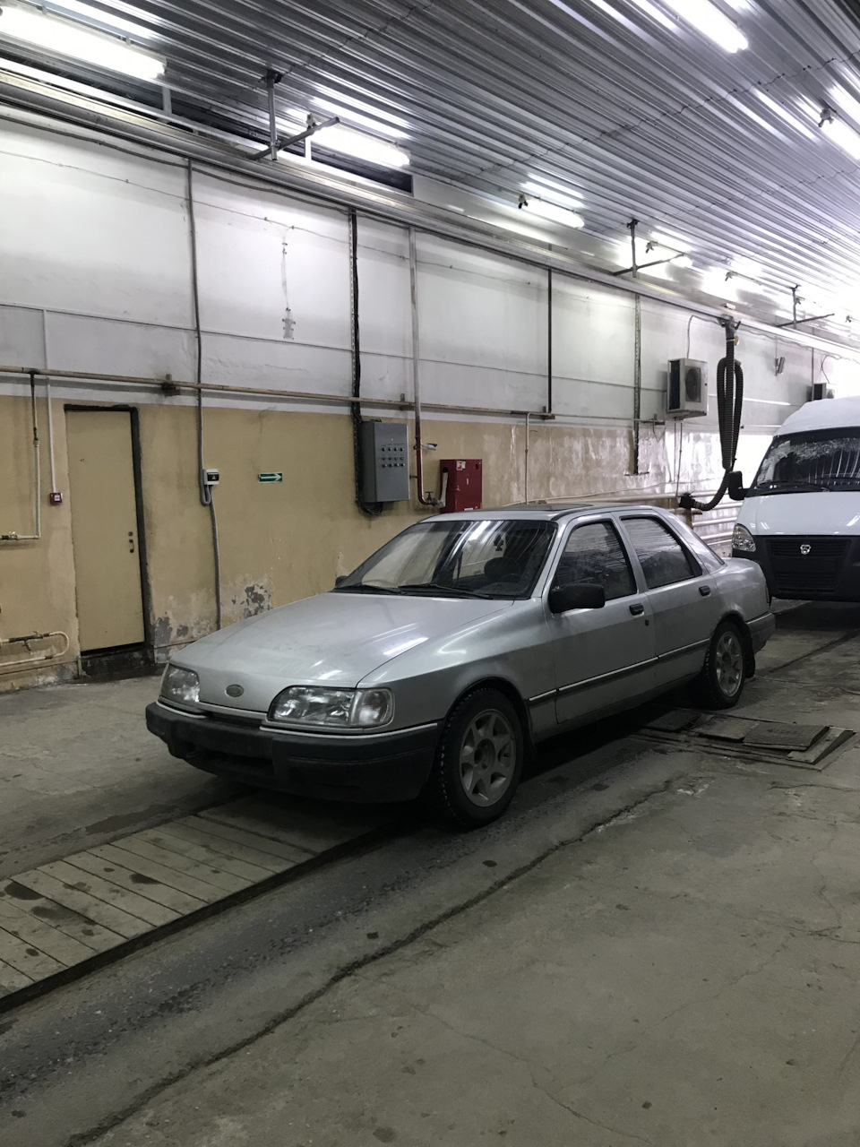 Регистрируйте автомобили вовремя ! — Ford Sierra, 1,6 л, 1987 года |  наблюдение | DRIVE2