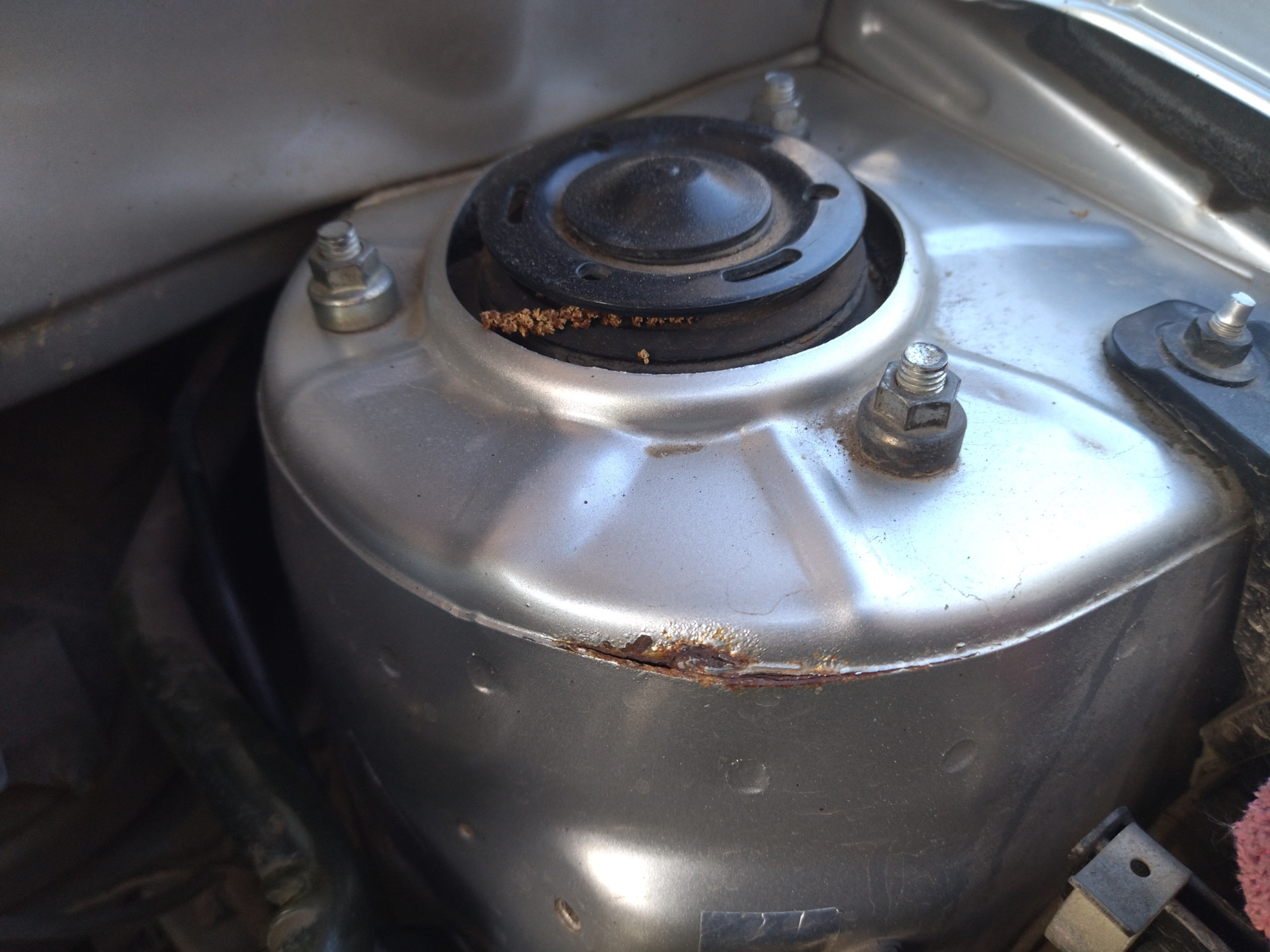 A8 d2 передние стаканы. стакан стойки ваз 2110. передние стаканы. стакан передний приора 2007. E87 передний стакан.