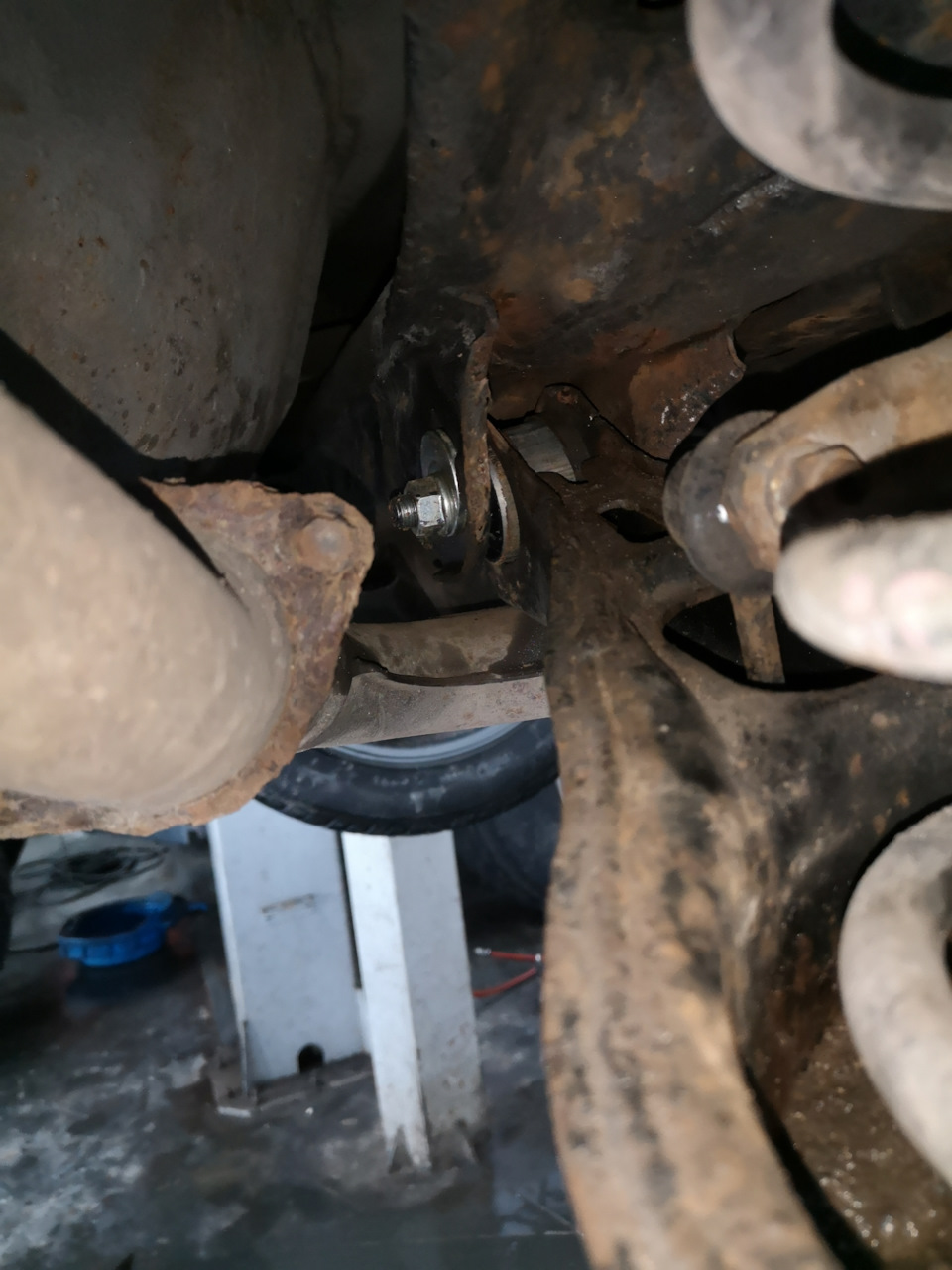 развальные болты гайки шайбы новые, мои спилили) — Mazda 6 (2G) GH