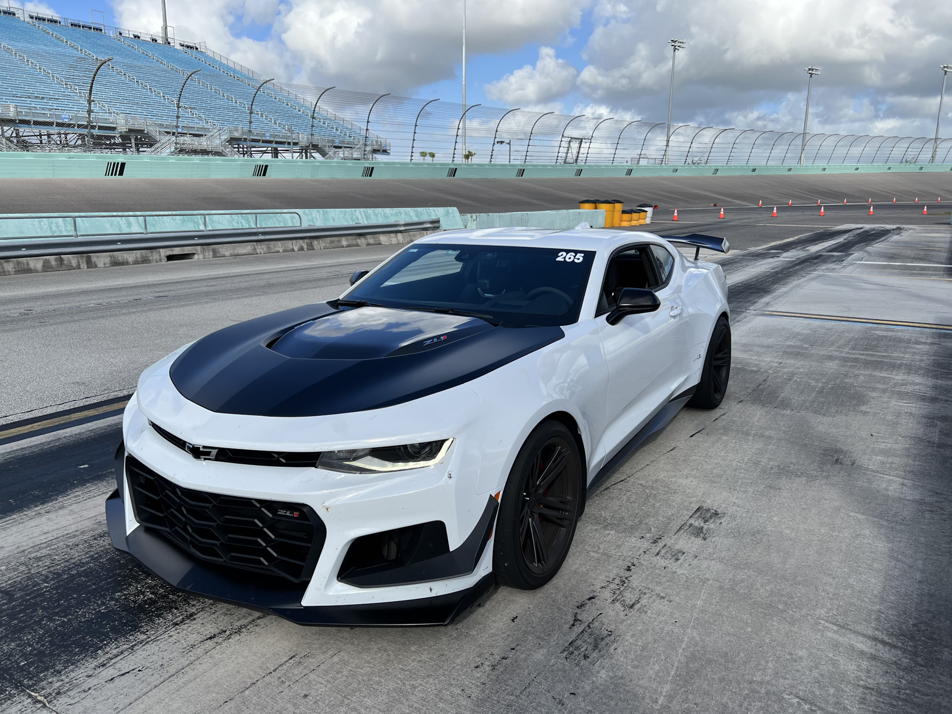 Трек день #2 — Miami Speedway — Chevrolet Camaro VI, 6,2 л, 2021 года |  соревнования | DRIVE2