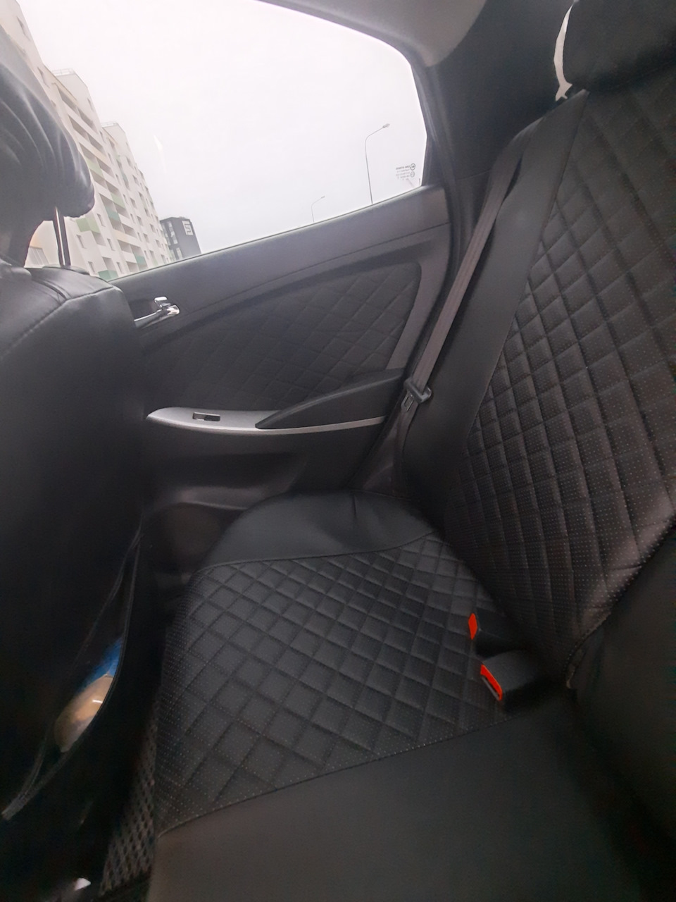 Вид в салоне — Hyundai Solaris (1G)