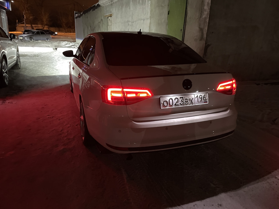 #4 Новый АКБ, вонючий кондей и LED-фонари — Volkswagen Jetta VI, 1,6 л ...
