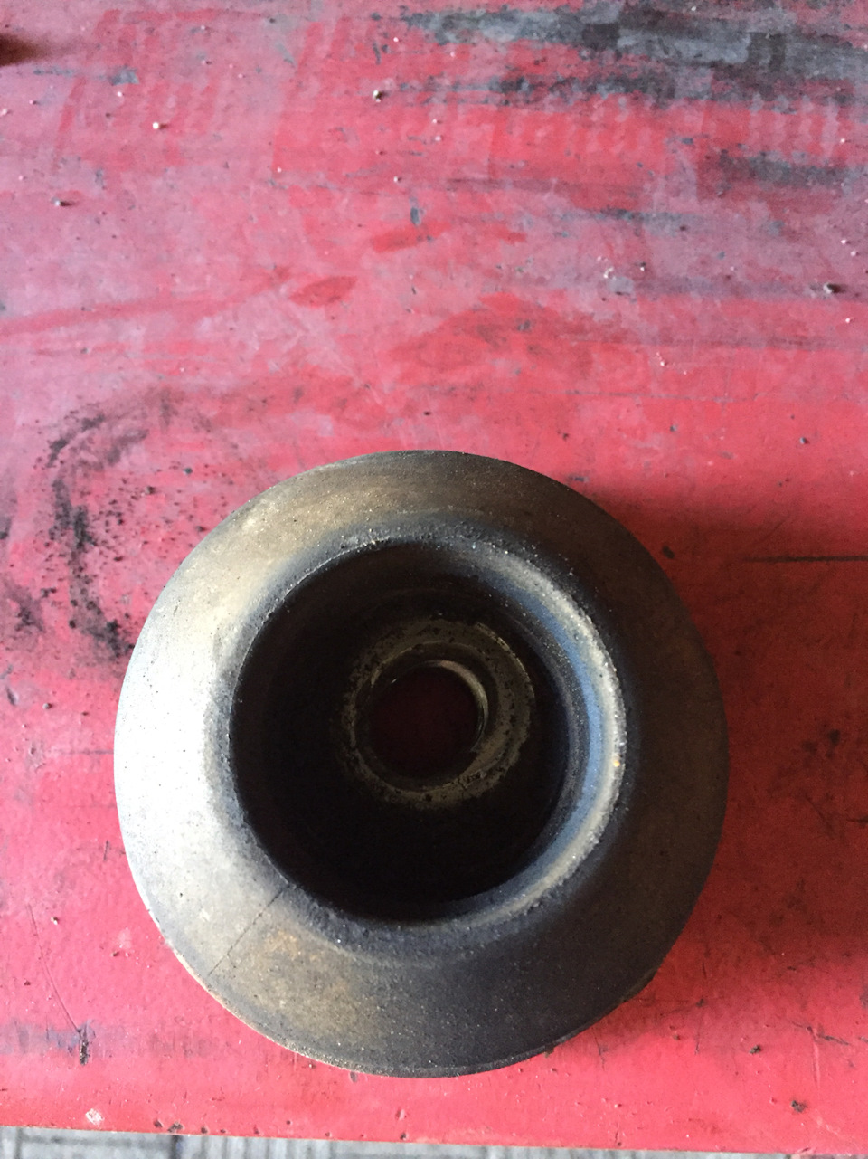 Проставки задних пружин ваз 2108. Подушка амортизатора переднего верхняя 3162. Подушка амортизатора 2110 (бублик) "брт". Втулка заднего амортизатора ваз 2101. Задние опоры амортизаторы на бмв е46.