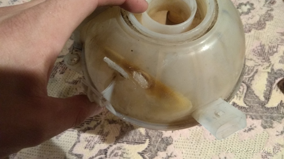 Замена охлаждающей жидкости и расширительного бачка. — Skoda Octavia A5 ...