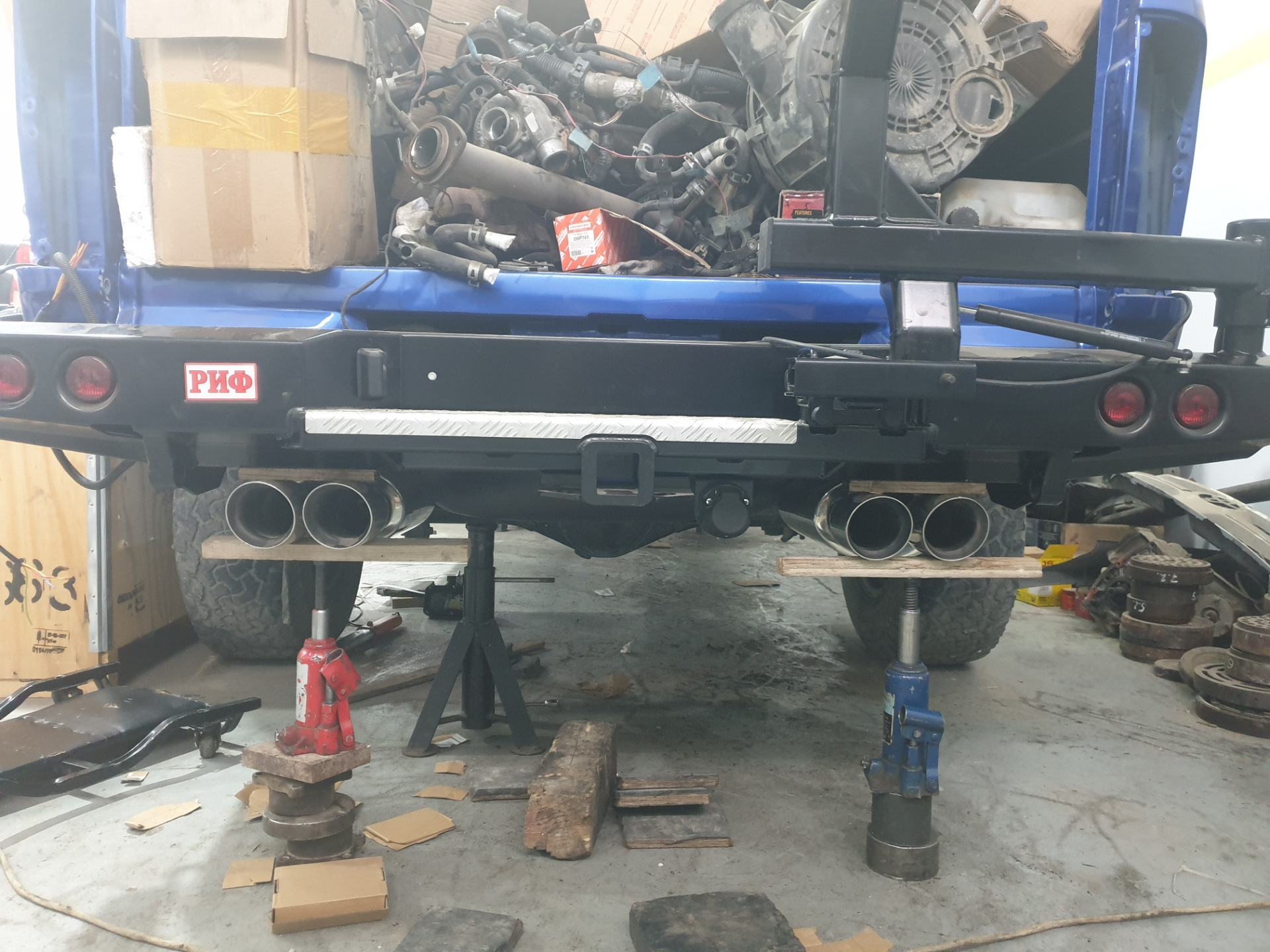 Установка выхлопной системы — продолжение. — Toyota Hilux (7G), 3,4 л ...