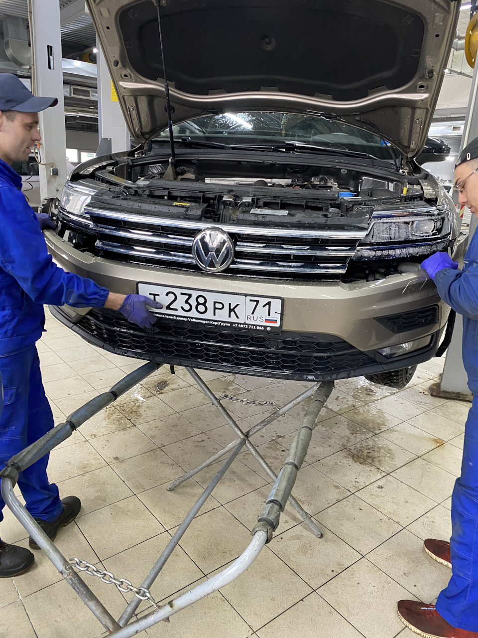 После ДТП, опять таки замена фар по гарантии 🤦‍♂️ — Volkswagen Tiguan  (2G), 1,4 л, 2019 года | поломка | DRIVE2