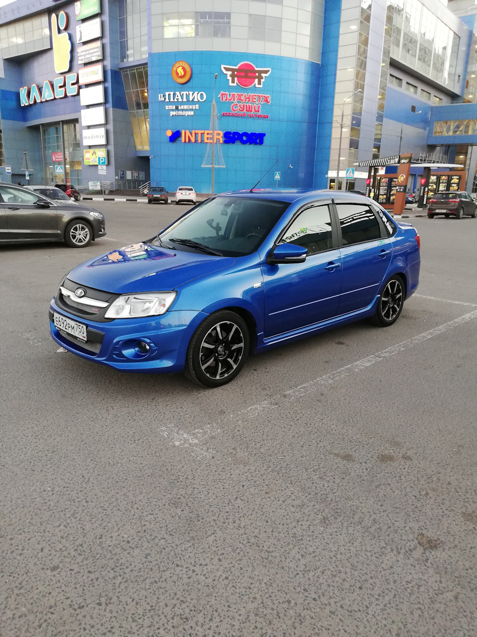 Lada Granta Sport синяя